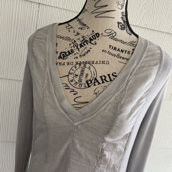 XCVI Sheer Front Legenlook V-Neck Top Long Sleeve - Gray Womens Size L (J6) - Picture 2 of 15